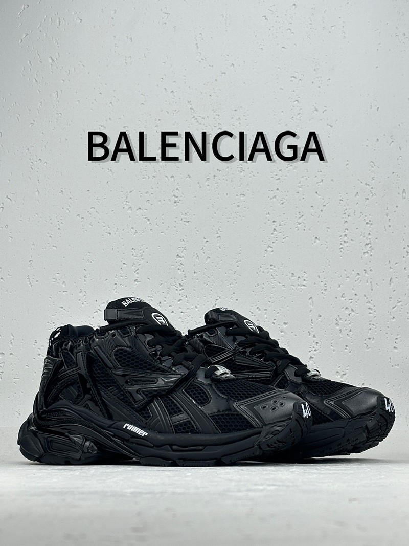 Balenciaga Runner Sneaker 046