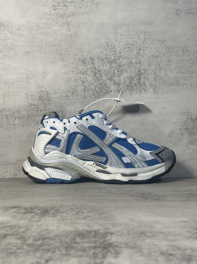 Balenciaga Runner Sneaker 053