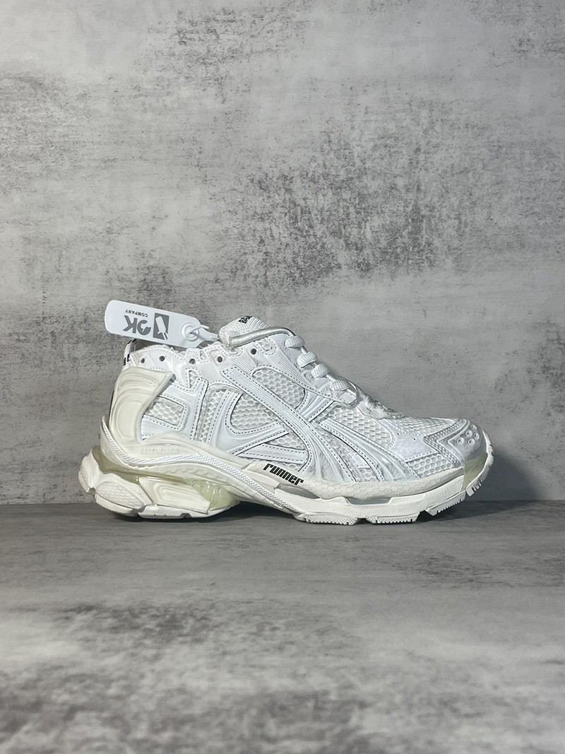 Balenciaga Runner Sneaker 055