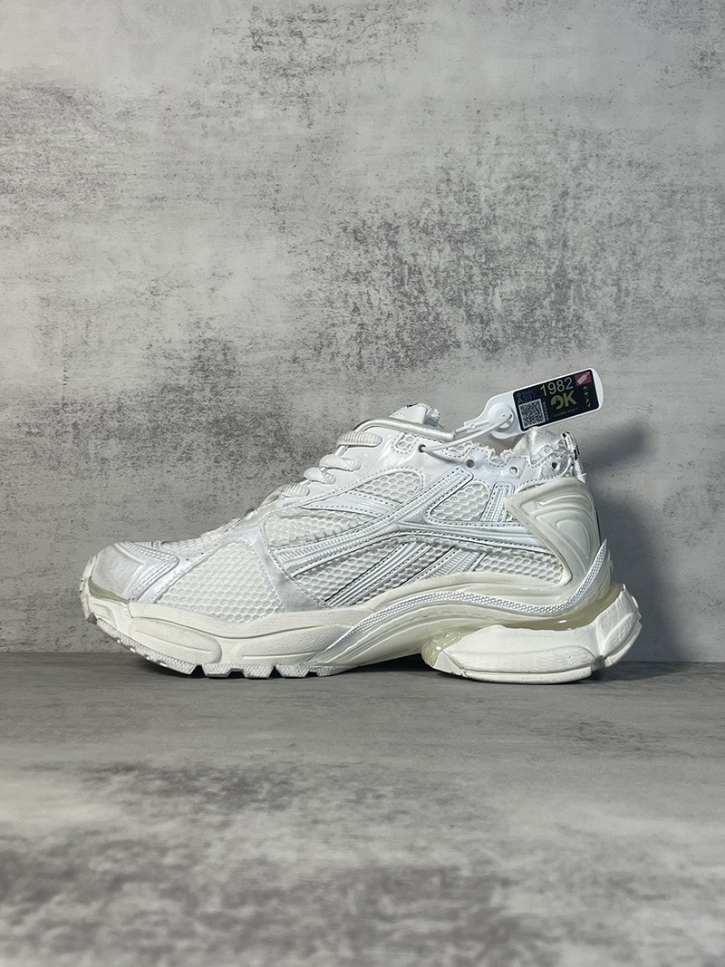 Balenciaga Runner Sneaker 055