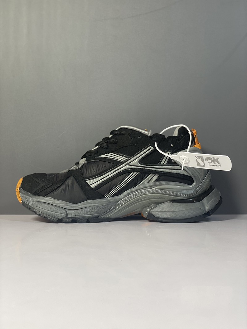 Balenciaga Runner Sneaker 059