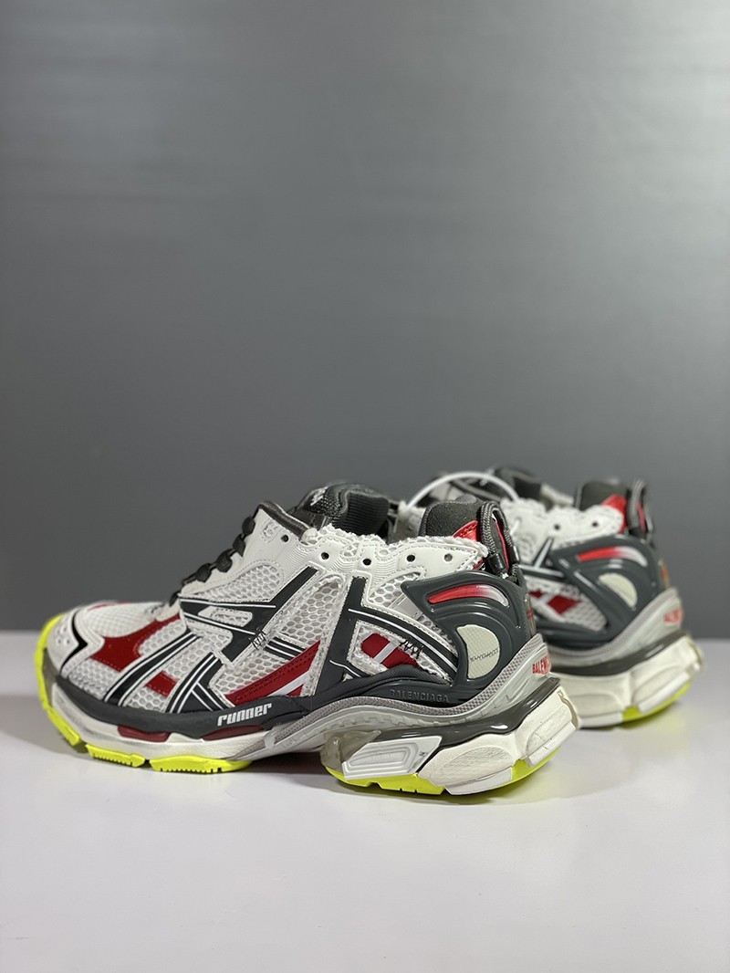 Balenciaga Runner Sneaker 064