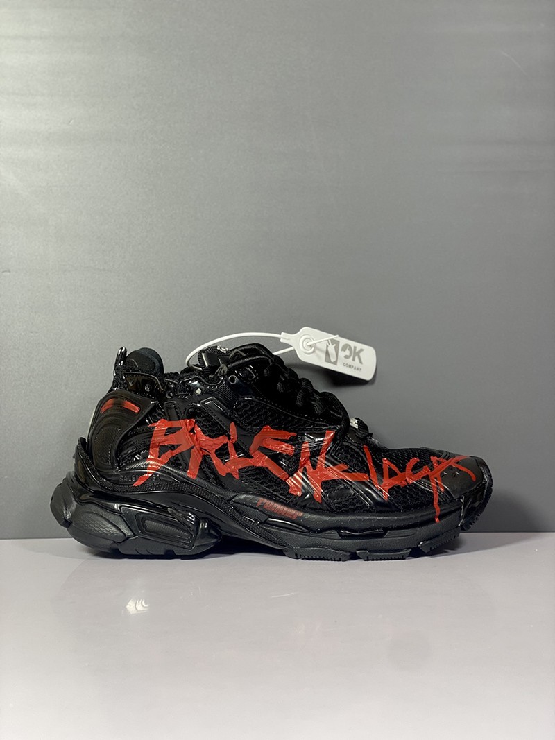 Balenciaga Runner Sneaker 071