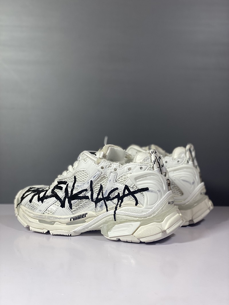 Balenciaga Runner Sneaker 073