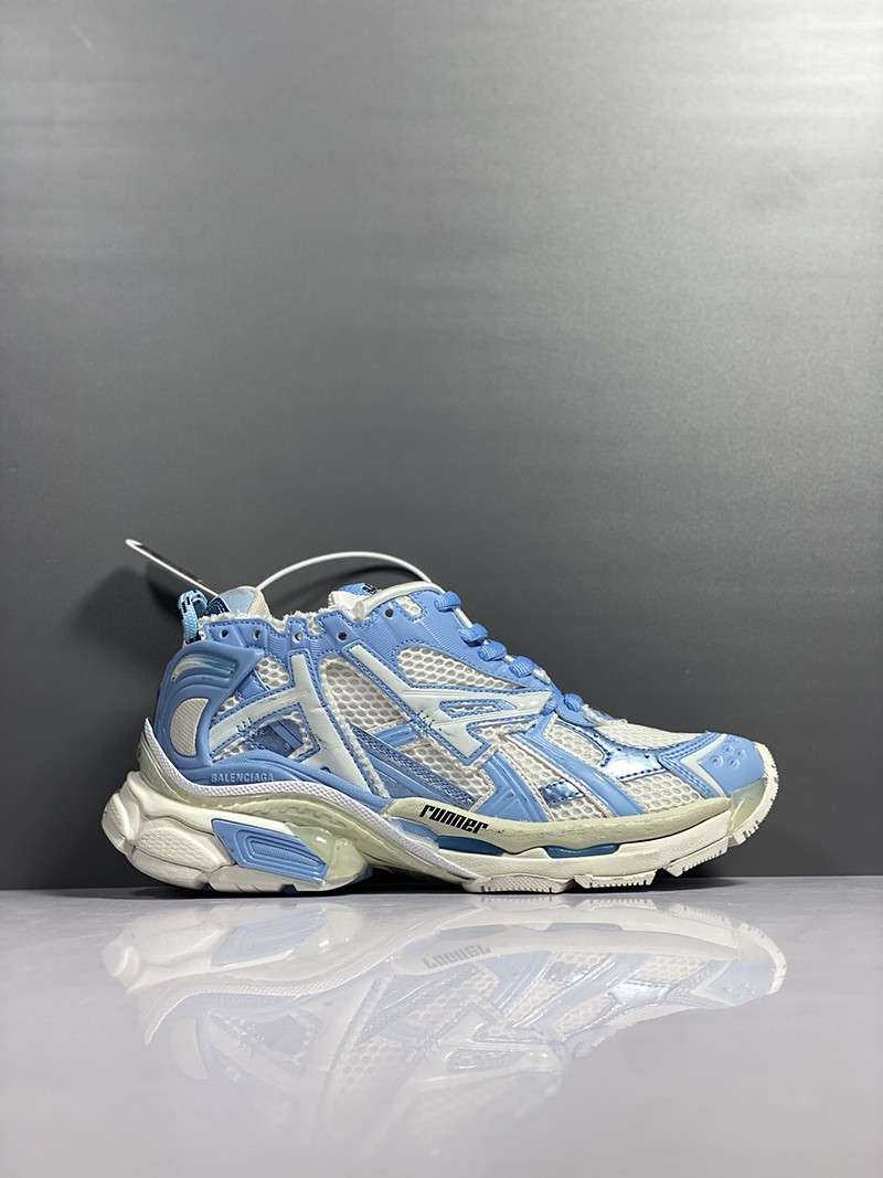 Balenciaga Runner Sneaker 082