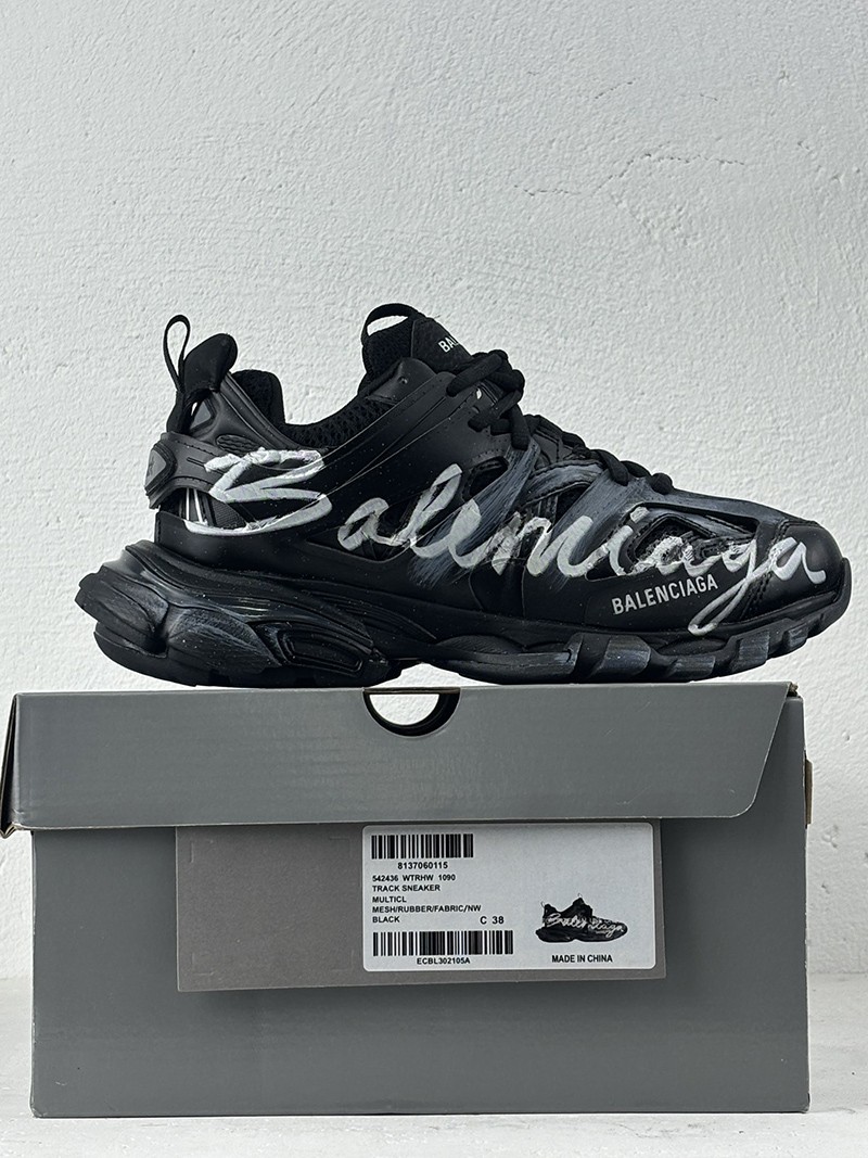 Balenciaga Track shoe 083