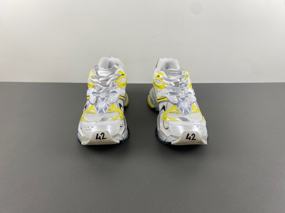 Balenciaga 7.5 Sneaker 001