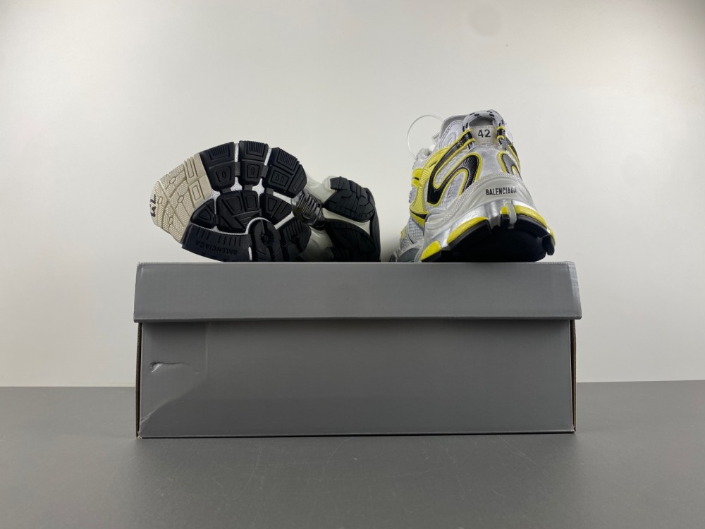Balenciaga 7.5 Sneaker 001