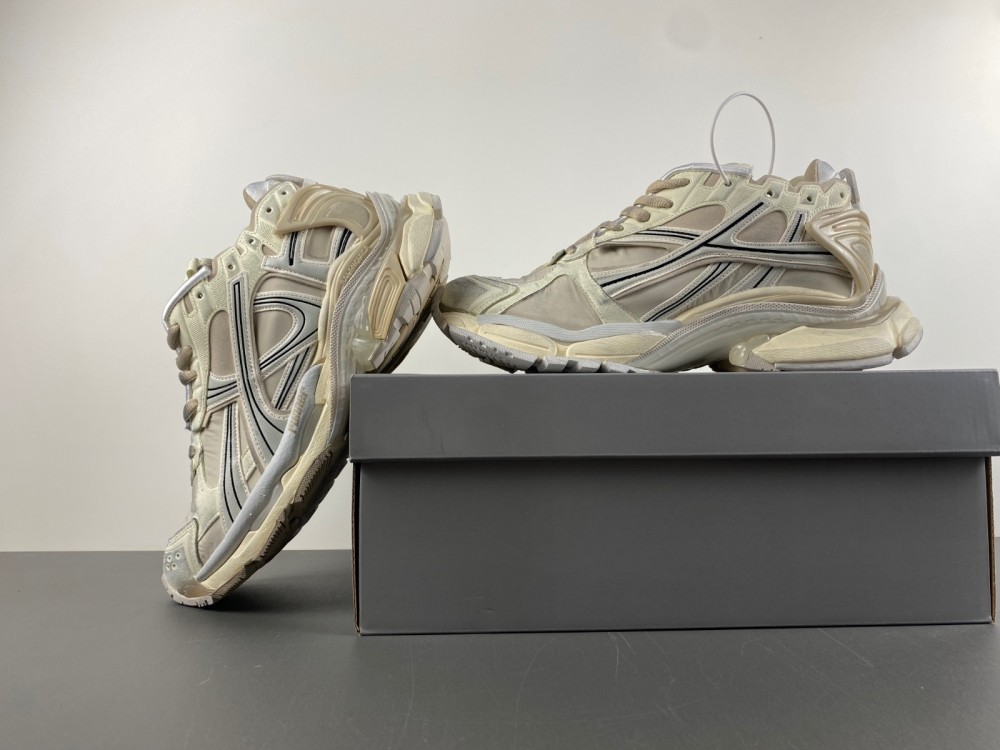 Balenciaga 7.5 Sneaker 009