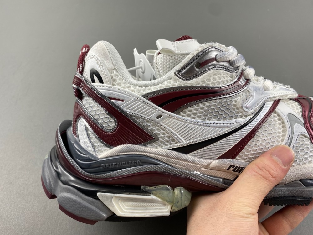 Balenciaga 7.5 Sneaker 010