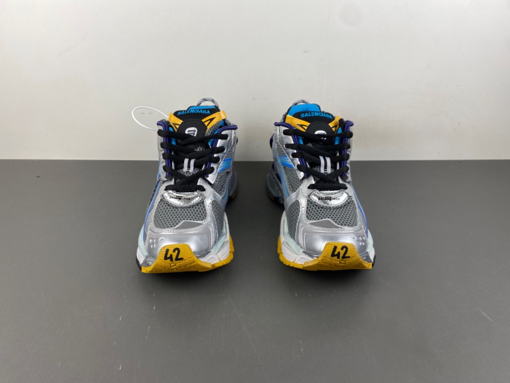 Balenciaga 7.5 Sneaker 011