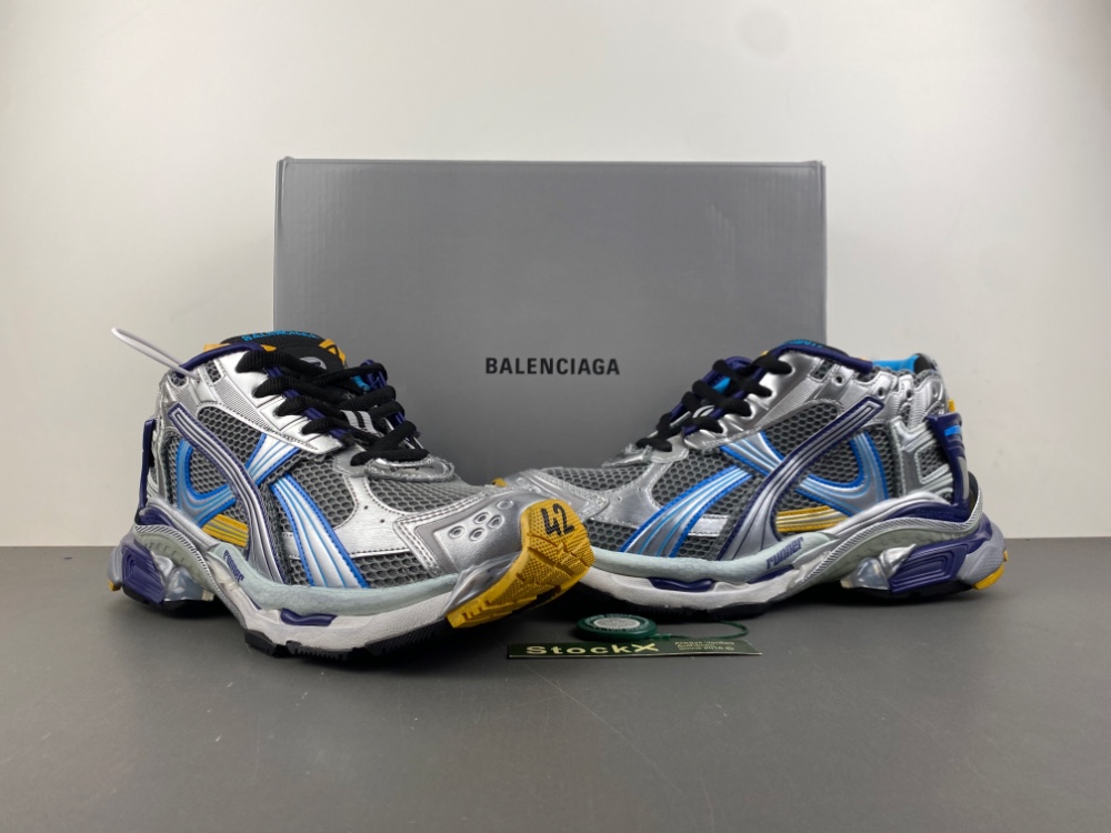 Balenciaga 7.5 Sneaker 011