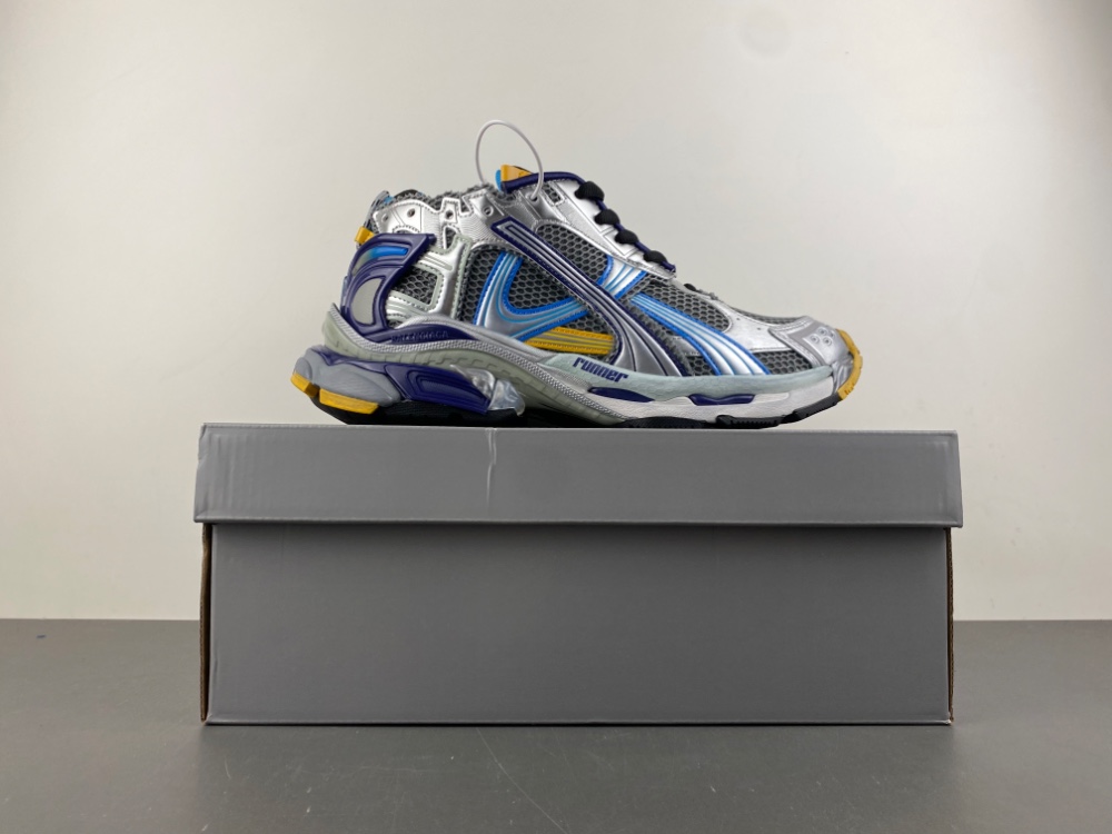 Balenciaga 7.5 Sneaker 011