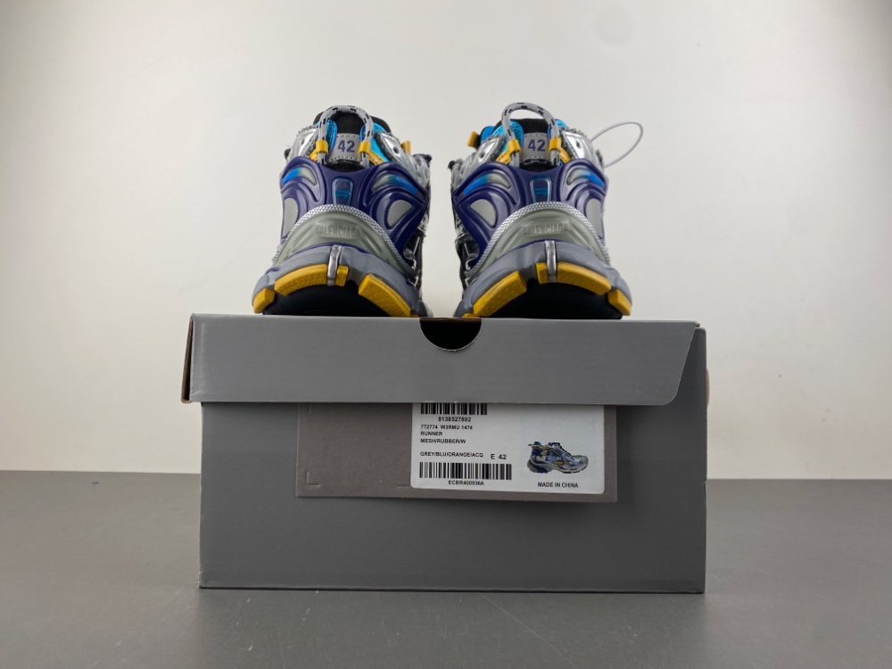 Balenciaga 7.5 Sneaker 011