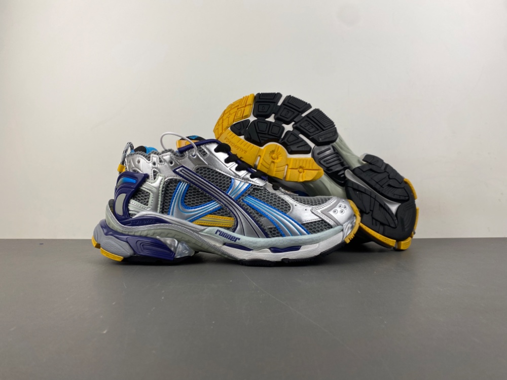 Balenciaga 7.5 Sneaker 011