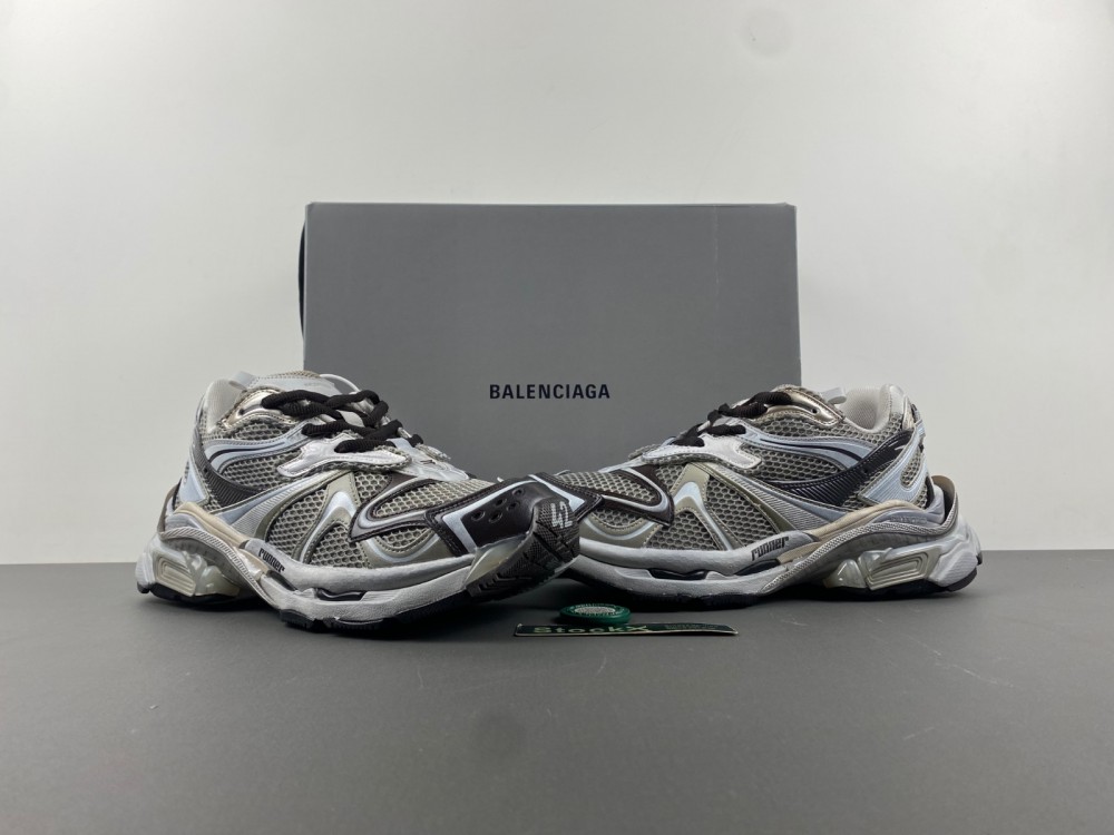 Balenciaga 7.5 Sneaker 012