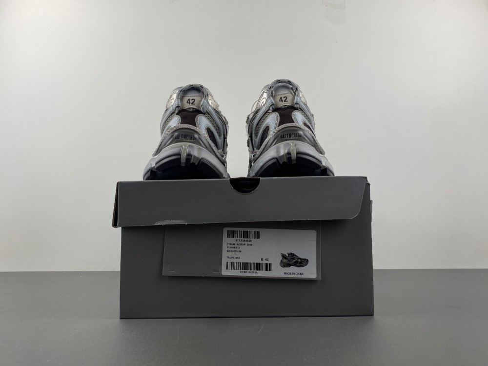Balenciaga 7.5 Sneaker 012
