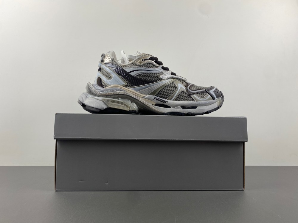 Balenciaga 7.5 Sneaker 012