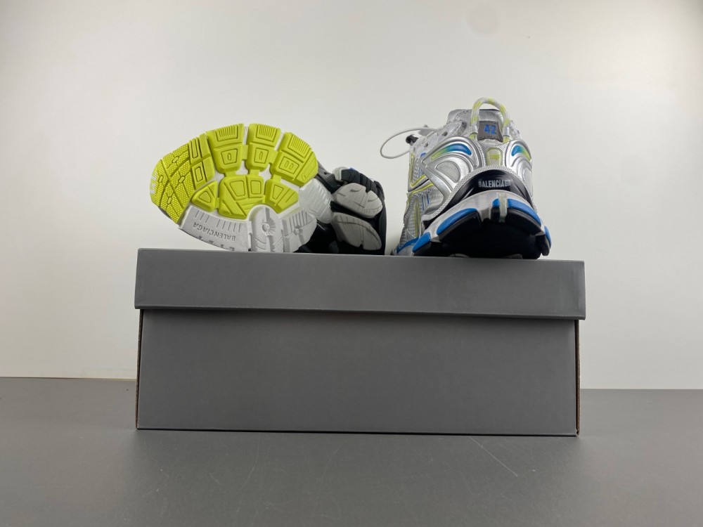 Balenciaga 7.5 Sneaker 024