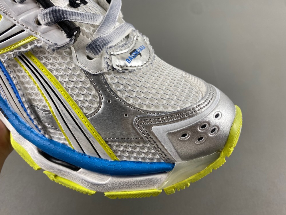 Balenciaga 7.5 Sneaker 024