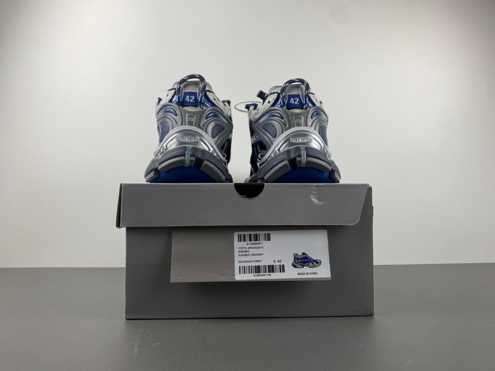 Balenciaga 7.5 Sneaker 025