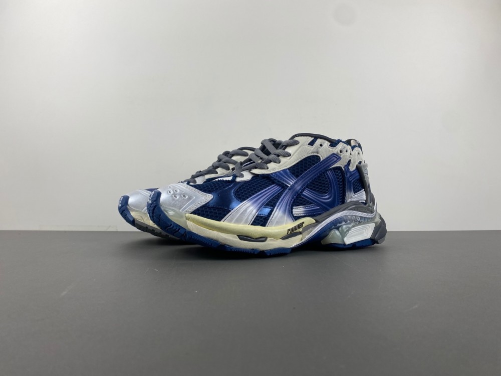 Balenciaga 7.5 Sneaker 025