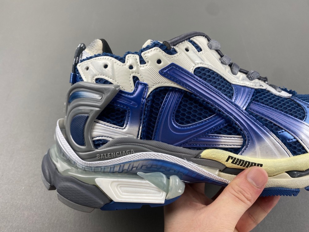 Balenciaga 7.5 Sneaker 025