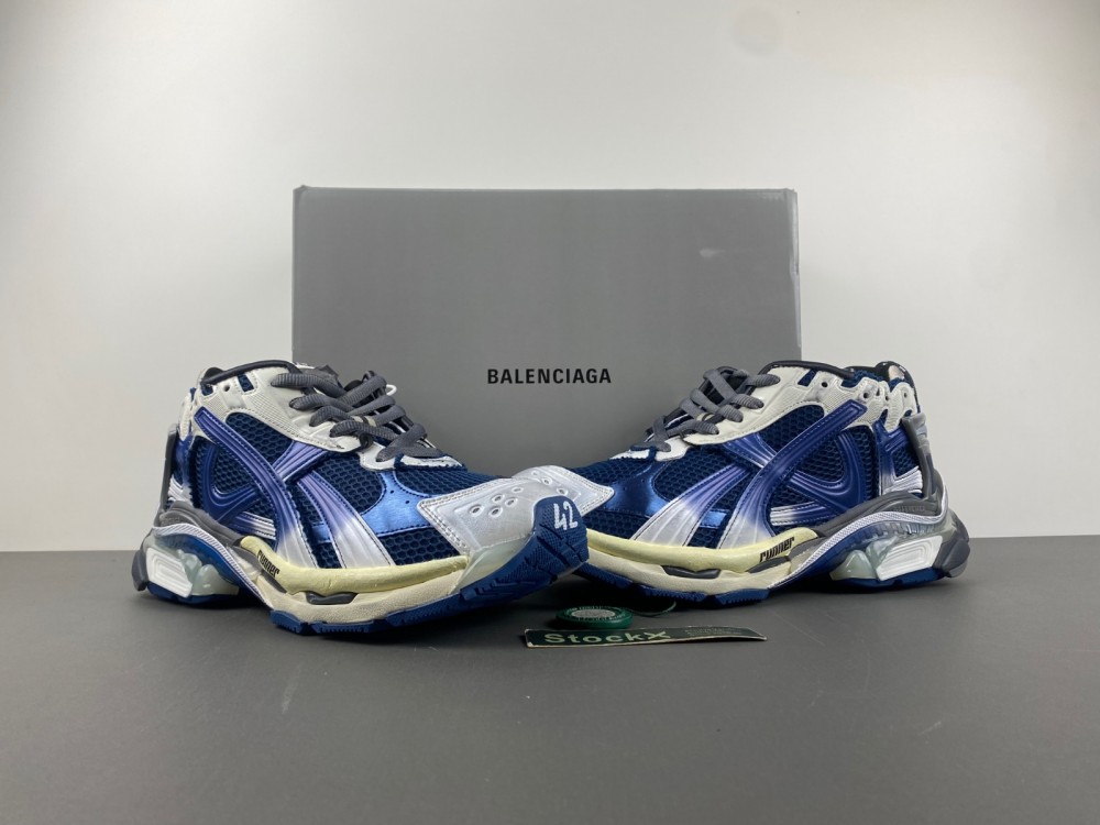 Balenciaga 7.5 Sneaker 025