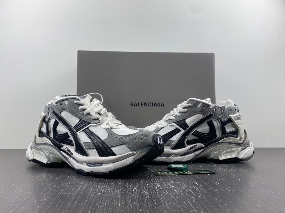 Balenciaga 7.5 Sneaker 026