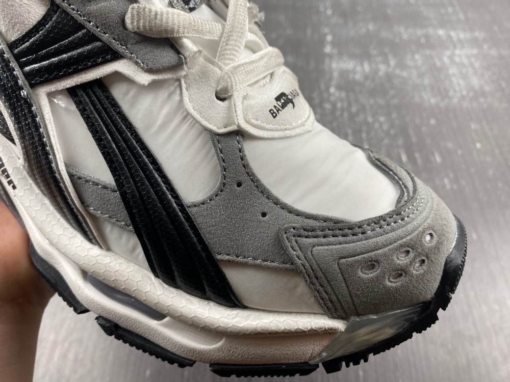 Balenciaga 7.5 Sneaker 026
