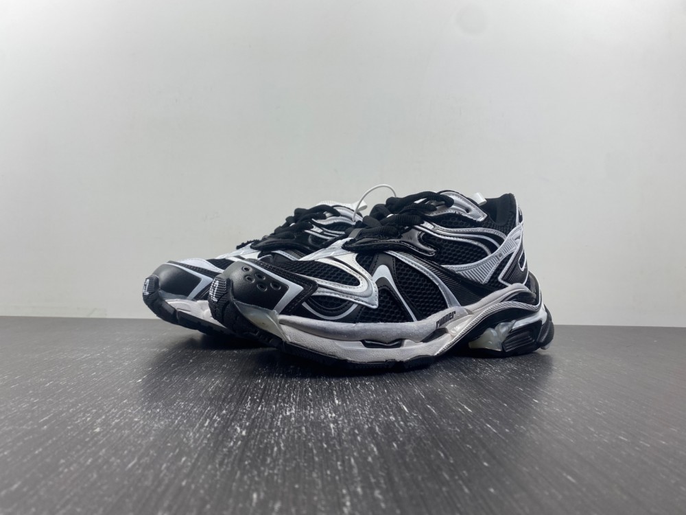 Balenciaga 7.5 Sneaker 030