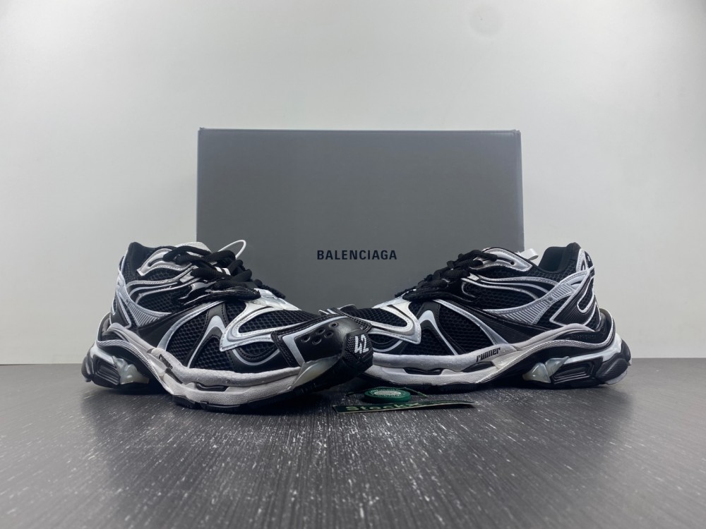 Balenciaga 7.5 Sneaker 030