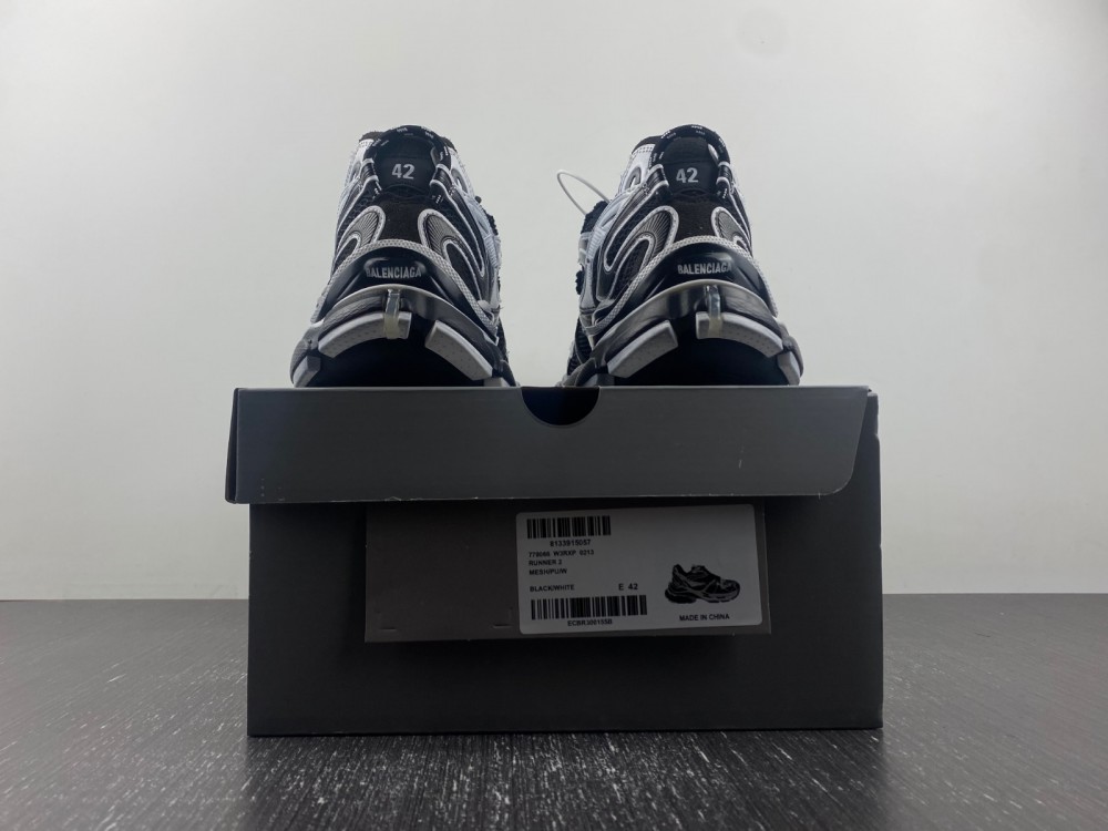 Balenciaga 7.5 Sneaker 030