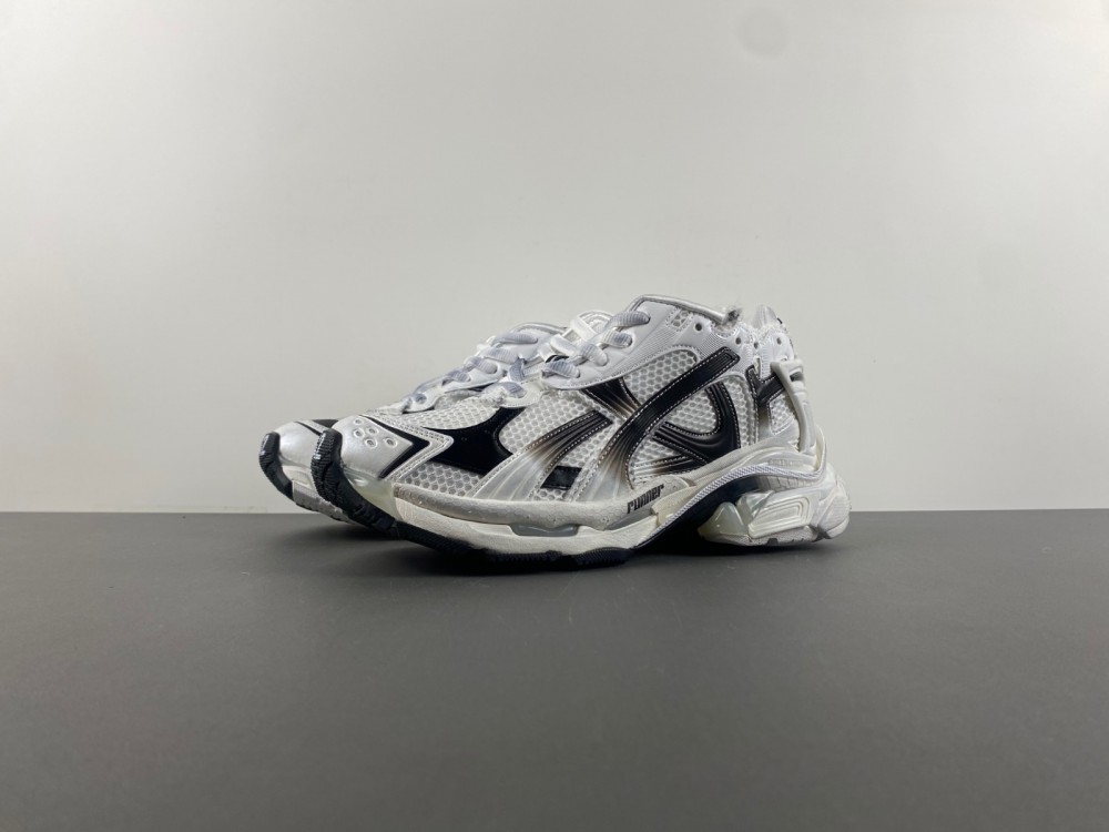 Balenciaga 7.5 Sneaker 031