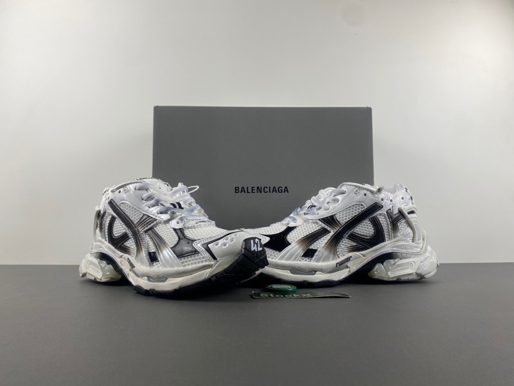 Balenciaga 7.5 Sneaker 031