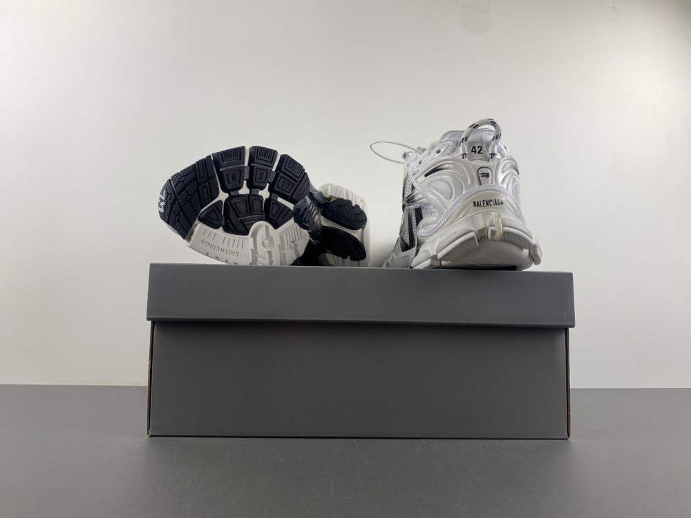 Balenciaga 7.5 Sneaker 031
