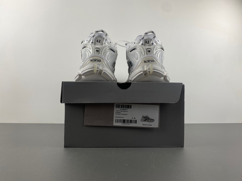 Balenciaga 7.5 Sneaker 031