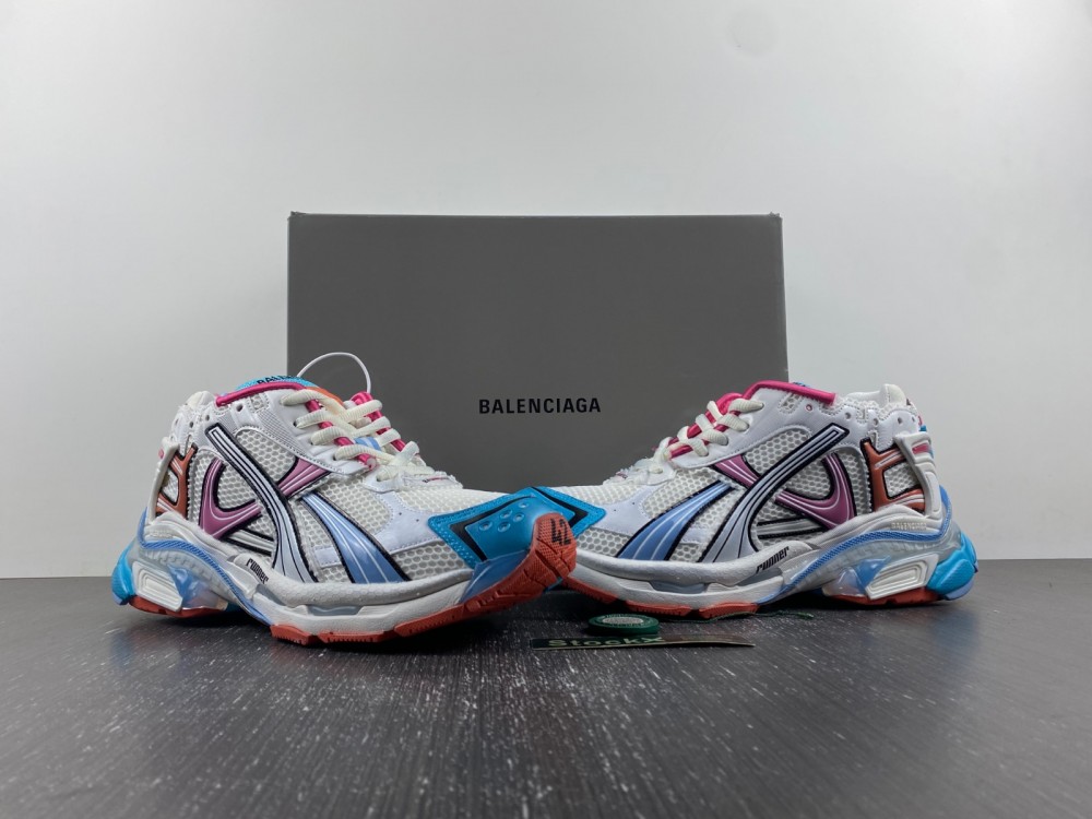 Balenciaga 7.5 Sneaker 032