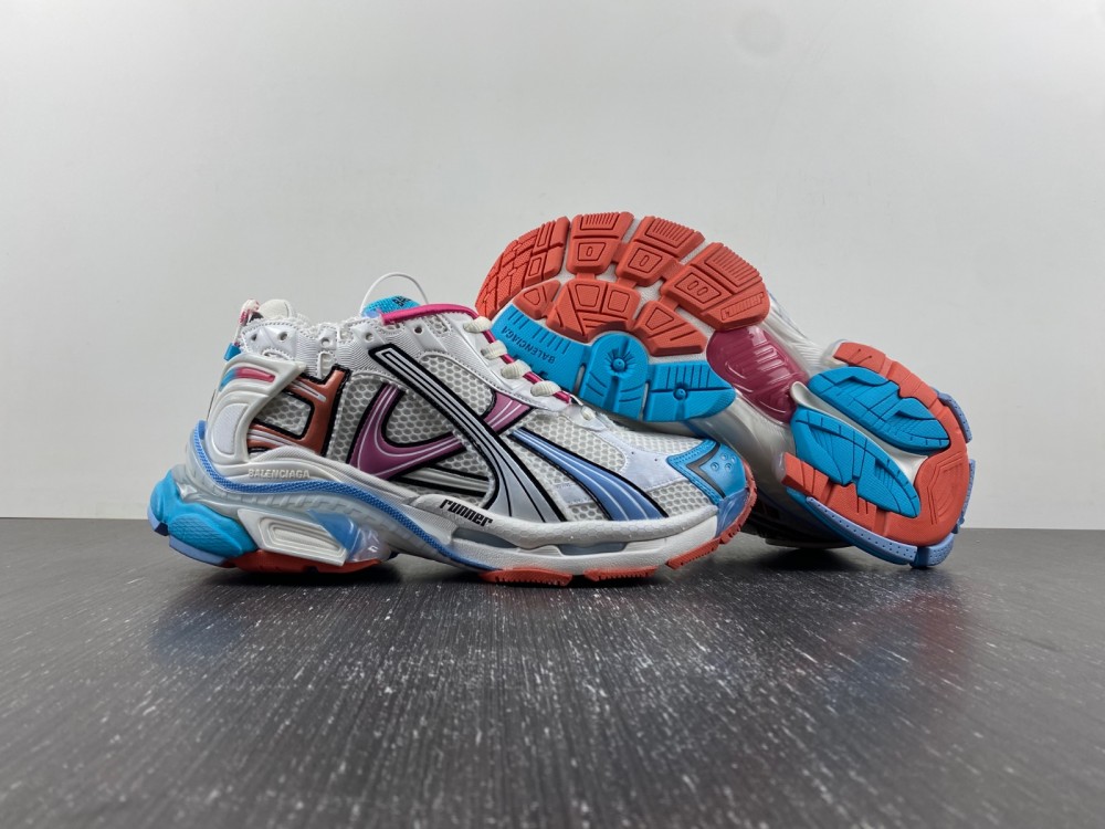 Balenciaga 7.5 Sneaker 032