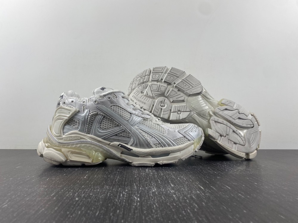 Balenciaga 7.5 Sneaker 033