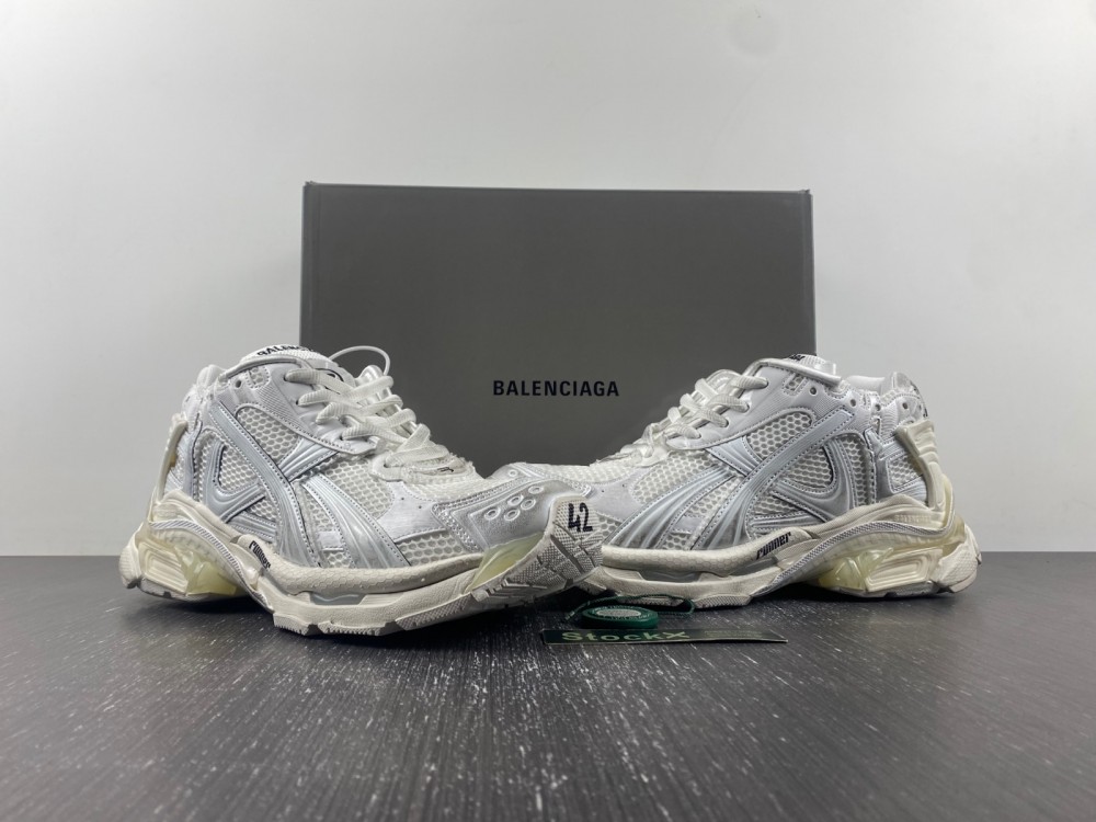Balenciaga 7.5 Sneaker 033