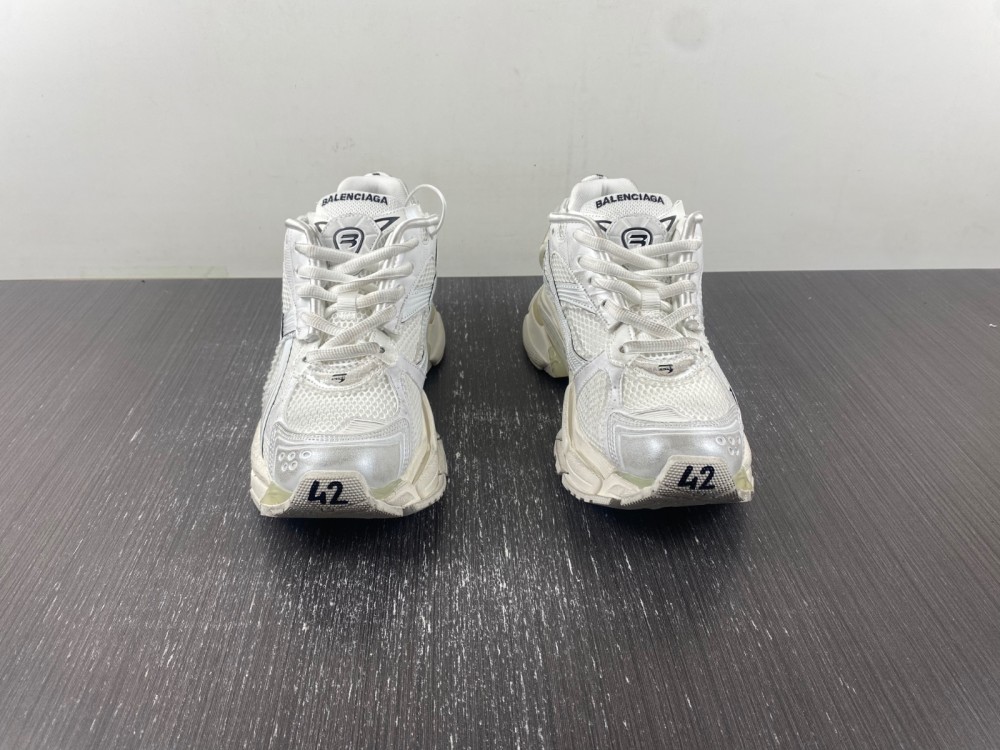 Balenciaga 7.5 Sneaker 033