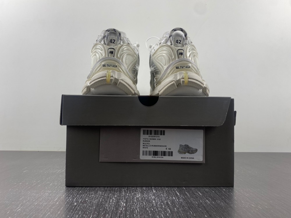 Balenciaga 7.5 Sneaker 033