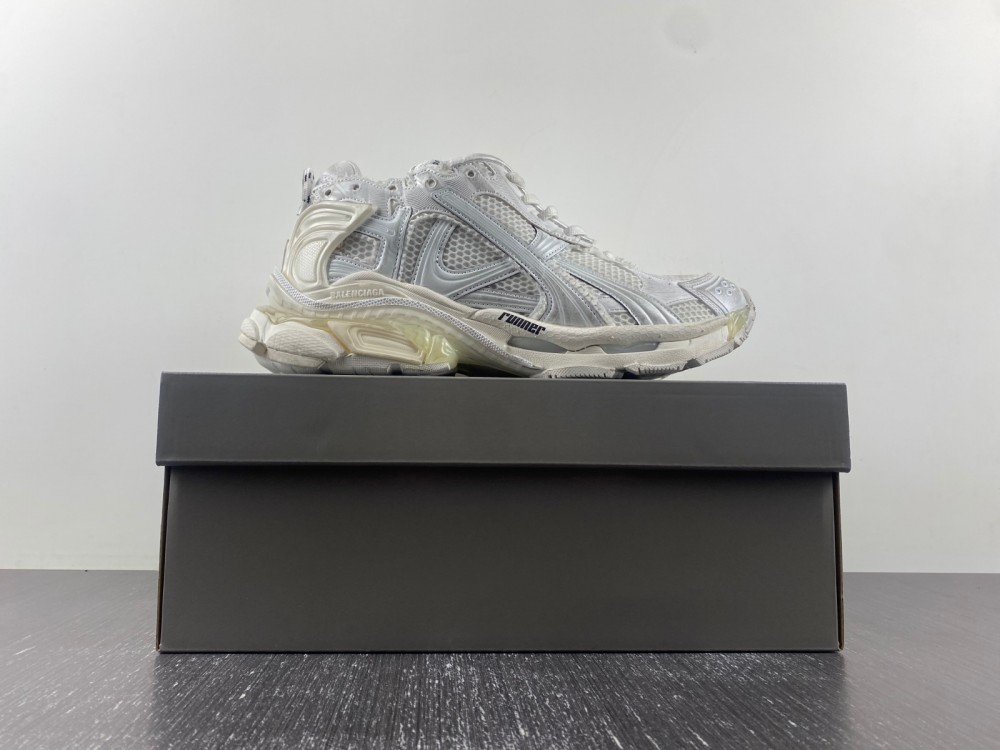 Balenciaga 7.5 Sneaker 033