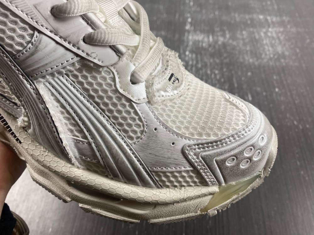 Balenciaga 7.5 Sneaker 033