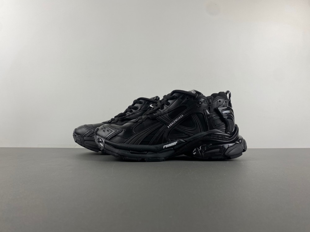 Balenciaga 7.5 Sneaker 037