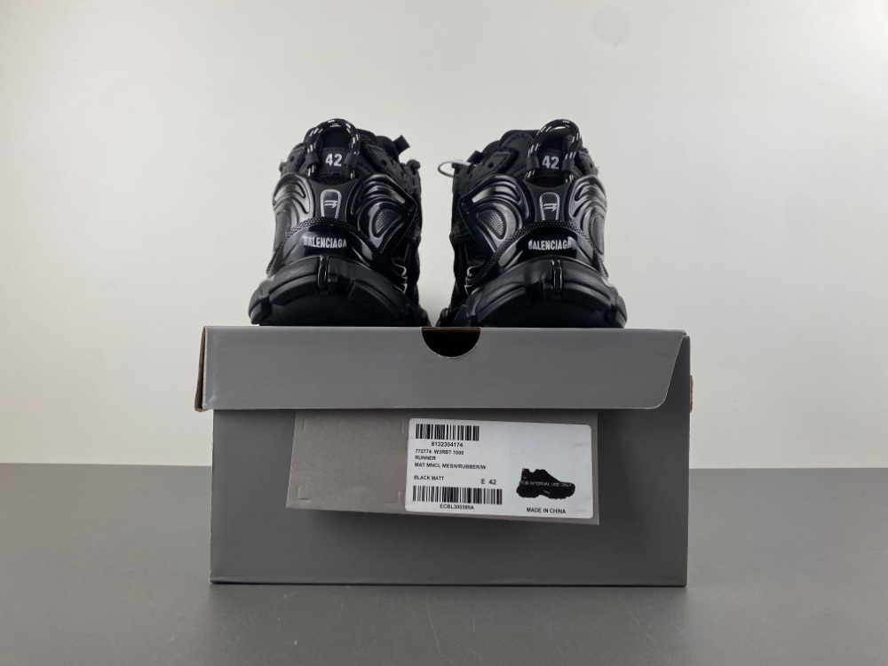 Balenciaga 7.5 Sneaker 038