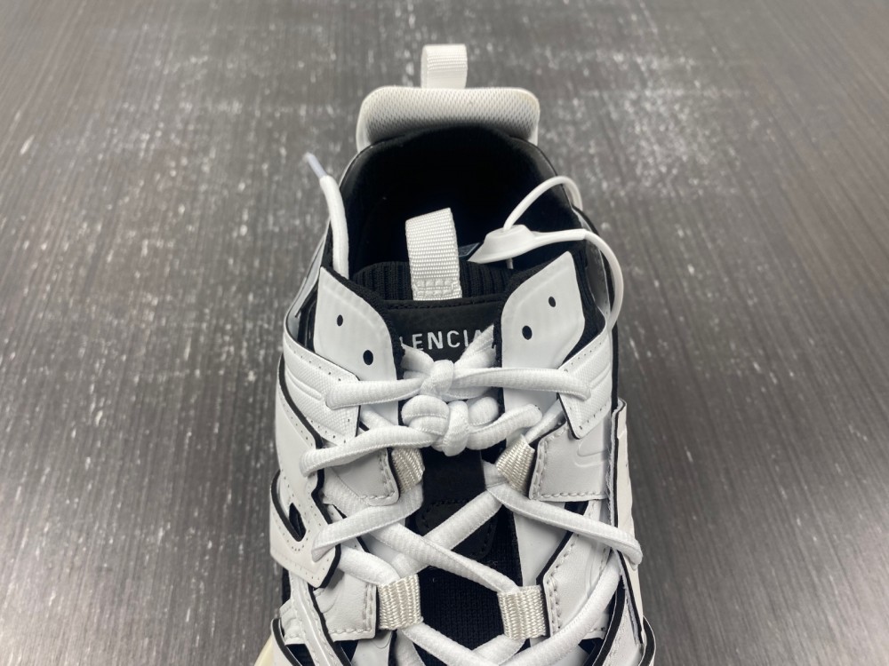 Balenciaga 3.0 Sneaker 002