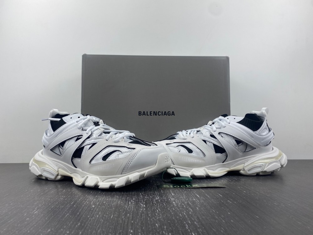 Balenciaga 3.0 Sneaker 002