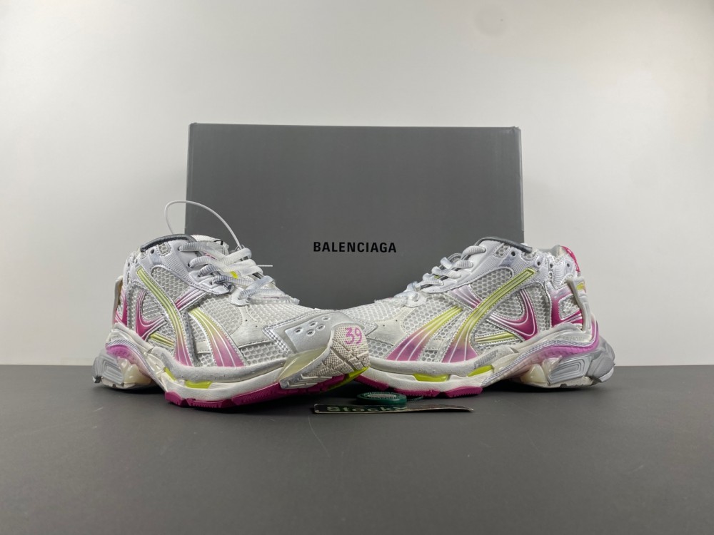 Balenciaga 7.5 Sneaker 042